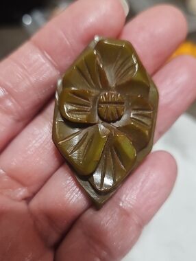 Carved Floral Bakelite Fur Clip in Olive Green